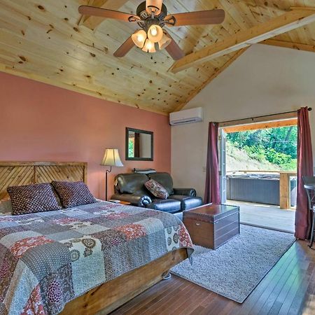 Bryson City Studio With Hot Tub - Near Nantahala! Kültér fotó