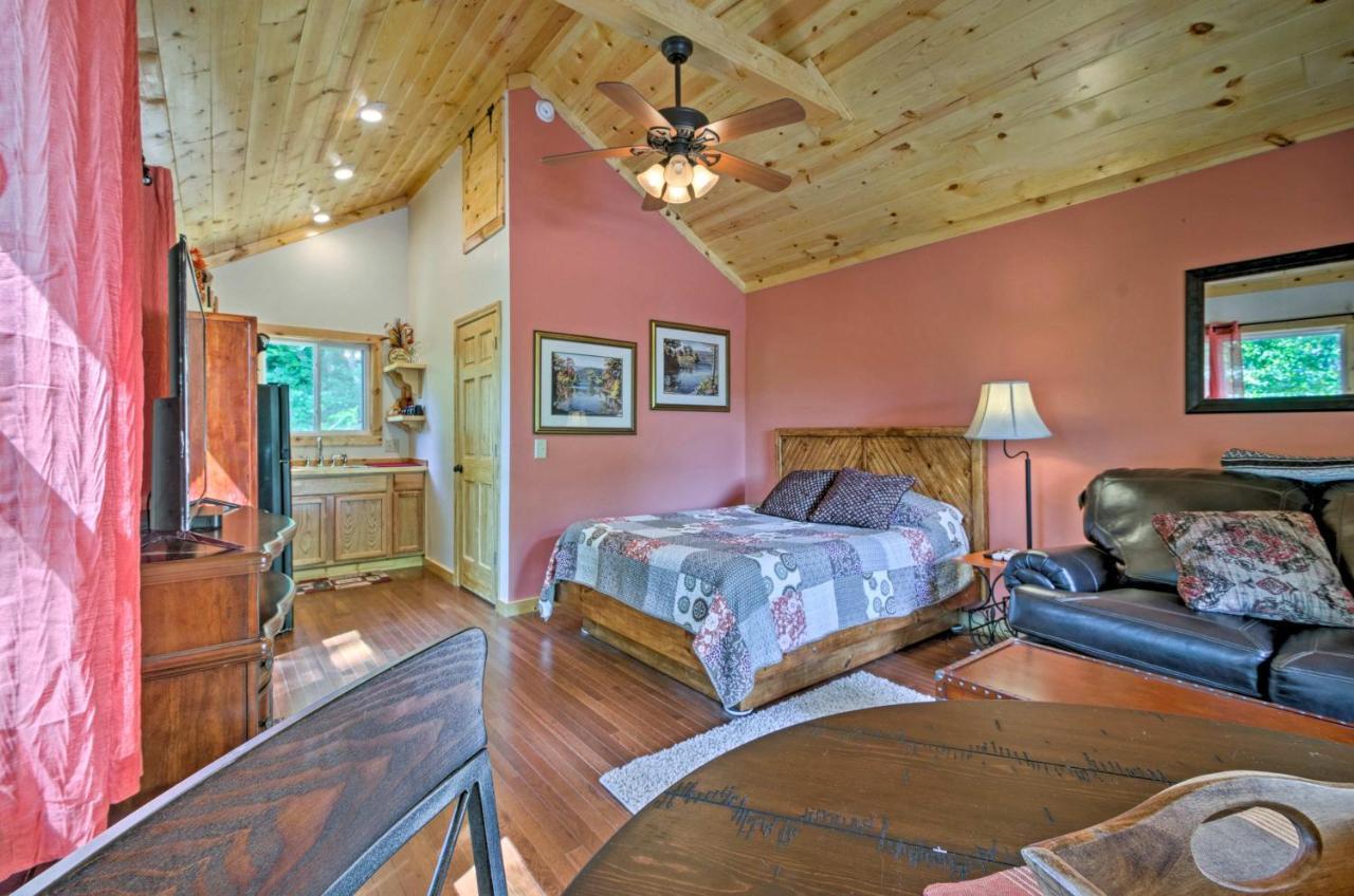 Bryson City Studio With Hot Tub - Near Nantahala! Kültér fotó