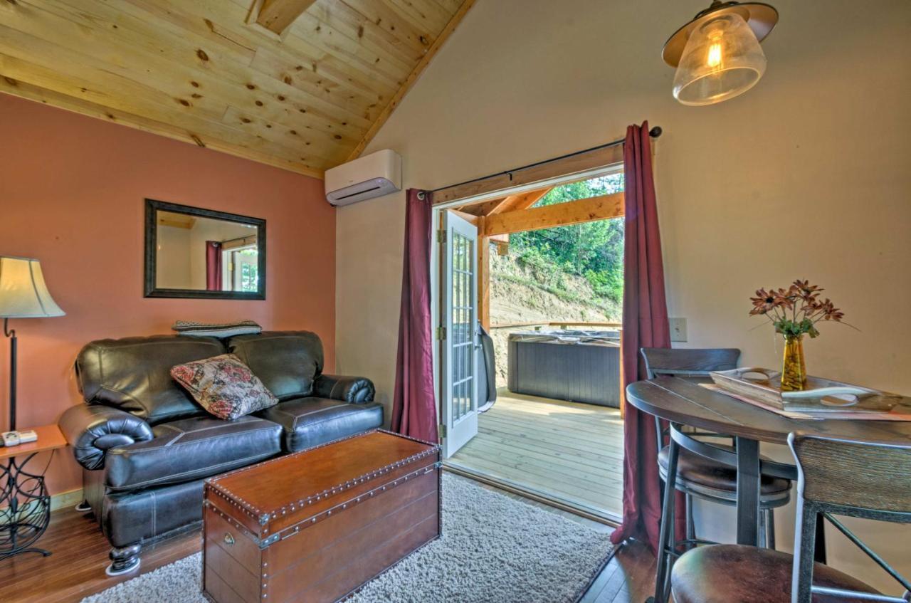 Bryson City Studio With Hot Tub - Near Nantahala! Kültér fotó