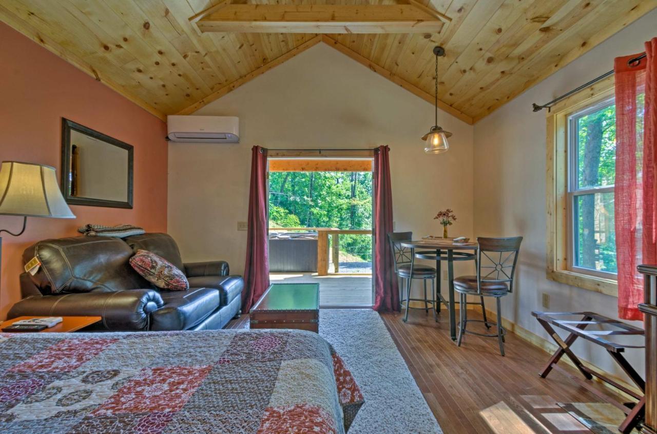 Bryson City Studio With Hot Tub - Near Nantahala! Kültér fotó