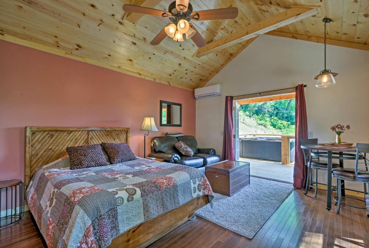Bryson City Studio With Hot Tub - Near Nantahala! Kültér fotó
